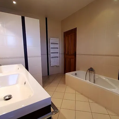 De Luxe Provence Les Collines D'ugernum Piscine Chauffee Entre Arles Nimes Avignon Vila *