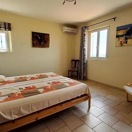 De Luxe Provence Les Collines D'ugernum Piscine Chauffee Entre Arles Nimes Avignon *