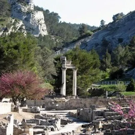 De Luxe Provence Les Collines D'ugernum Piscine Chauffee Entre Arles Nimes Avignon * 博凯尔